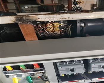冷庫維修，更換螺桿機組電柜